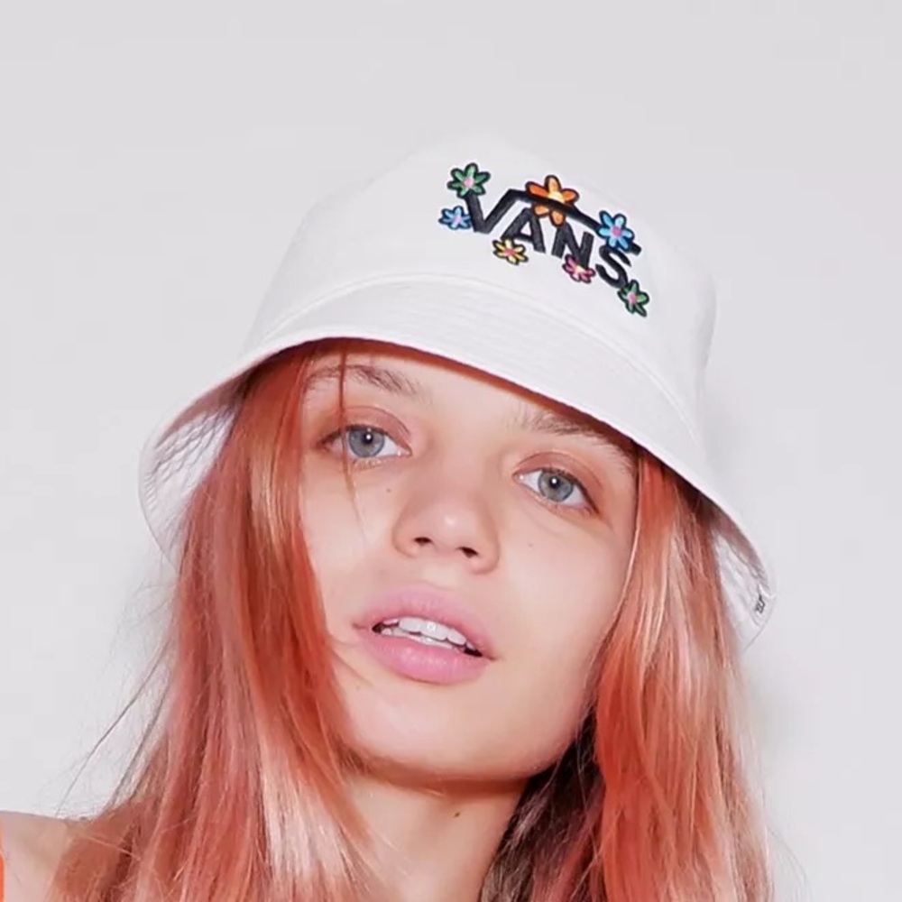 Vans Hankley Floral Logo Bucket Hat | White Cotton Off The Wall